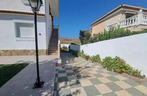 Padul Villa | Magnificent villa: 2 private pools, BBQ, garden & parking. 13 per. In Padul