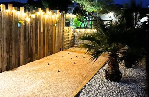 La Garde Villa | Magnificent Villa Jacuzzi Boulodrome Swimming pool Garden 5min from the beaches