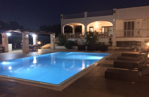Carovigno Villa | Magnificent villa with swimming pool in the centuries-old olive trees of Salento near Ostuni.