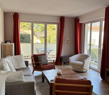 Cap-d'Antibes Apartment | Magnifique appartement climatisé de 87m², à 100m de la plage