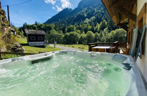Morzine Ski Chalet | Magnifique Chalet Avec Jaccuzi et Sauna 12 Personnes