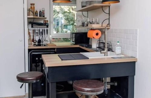 Yves Farge - Le Fleuve Apartment | Magnifique Studio Design Rénové