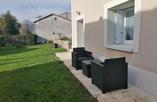 Dignac Apartment | Magnifique studio neuf et indépendant à la campagne