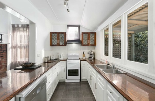 Healesville Cottage | Magnolia cottage Healesville