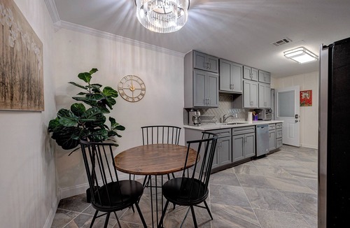 Willow Meadows/Willowbend Area House | Magnolia duplex