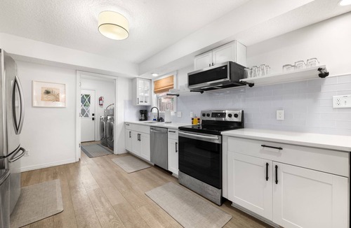 St. Augustine House | Magnolia House- Walkable Uptown, Kids Playhouse, Peaceful Peacocks, Near Beach!