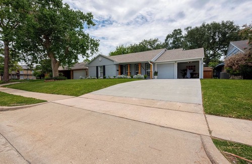 Willow Meadows/Willowbend Area Apartment | Magnolia Studio-Guest Unit