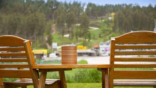 Keystone Hotel | Magnuson Grand Rushmore View