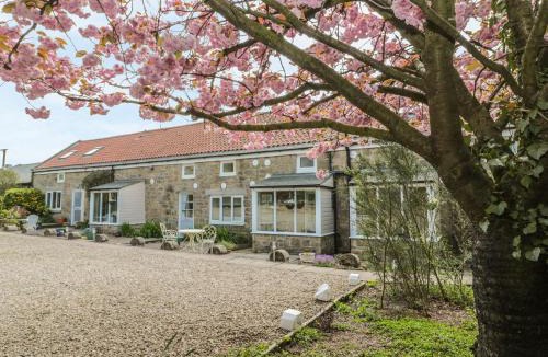 Morpeth House | Magpie Cottage
