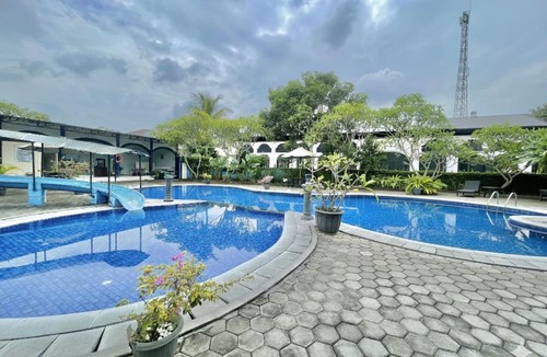 Genteng Hotel | Mahkota Hotel