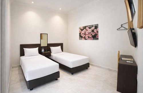 Genteng Hotel | Mahkota Hotel