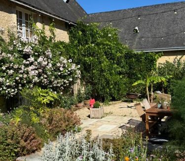 Saint-Christophe-en-Champagne Villa | Maison de vacances avec piscine chauffée, jacuzzi et jardin privé - proche circuit des 24h du Mans