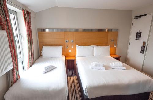 Oval Hotel | Maiden Oval