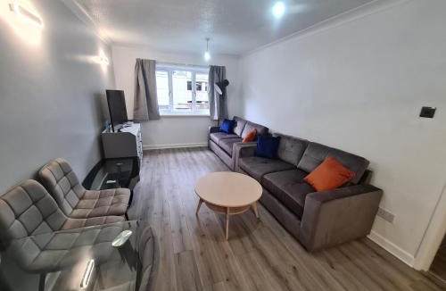 Convention Quarter Apartment | Mailbox and Broad St