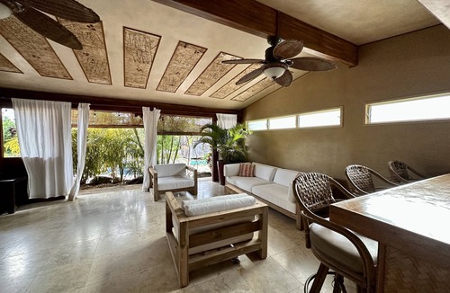 Eastern Honolulu House | Maile Hale