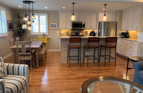 Groton Long Point House | MAIN BEACH ACCESS in GLP! Charming 3-Bedroom House with AC!