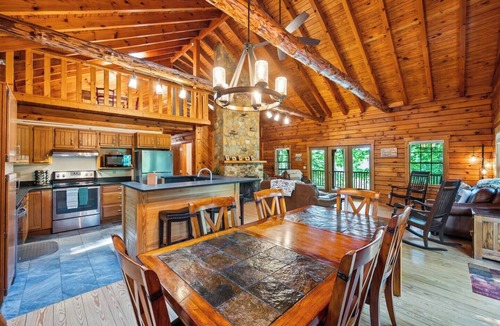 Union Hall Cabin | Main Channel Lots of Water. Five beautiful cabins all on the same property. Great for family reunions, corporate retreats or other small groups. Ask about our event space.