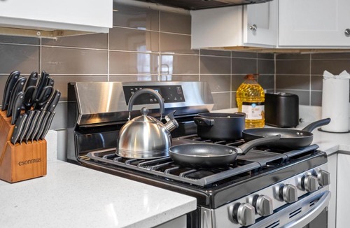 Tremont Apartment | Main Floor Tremont Home with KING Bed, Mins From DT, Pet Friendly