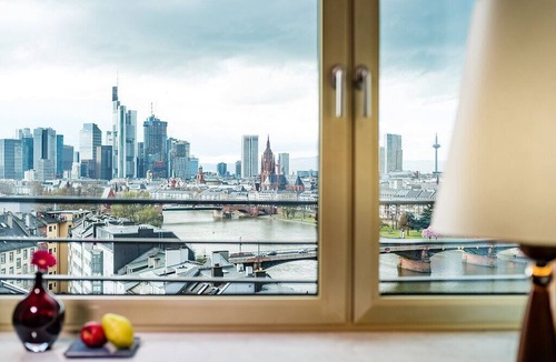 Sachsenhausen Apartment | Main Plaza Suite Tower