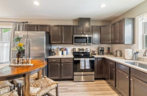 Weaverville House | Main Street Jeep House