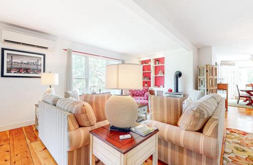 Tisbury Apartment | Main Street Upper
