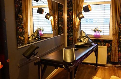 Osterreicher Kolonie Hotel | Main Suite