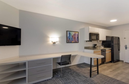 Centennial Hotel | MainStay Suites Denver Tech Center