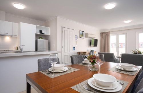 Kew Hotel | MainStay Suites Kew