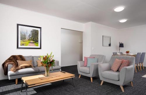 Kew Hotel | MainStay Suites Kew