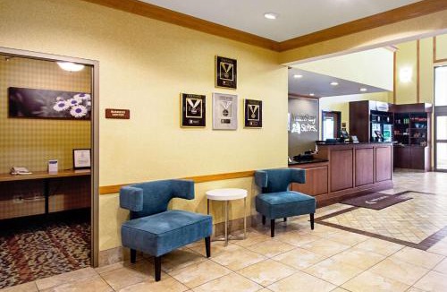Madison Hotel | MainStay Suites Madison - Monona