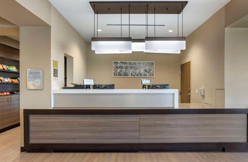 York Hotel | MainStay Suites North - Central York