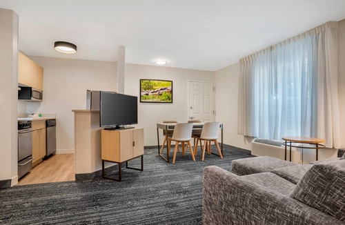Tallahassee Hotel | MainStay Suites