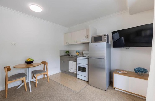 Williamstown Hotel | MainStay Suites Williamstown