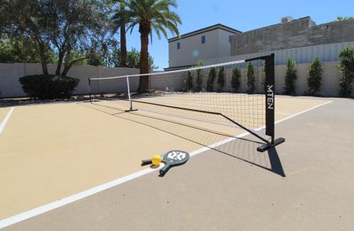 Paradise Valley Village House | Maison 1975-Chic Luxury Retreat