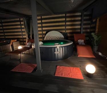 Saran House | Maison 8 pers avec piscine chauffée jacuzzi proche orleans