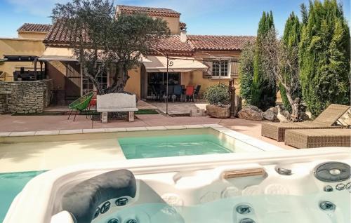 Entraigues-sur-la-Sorgue House | Maison Avec Piscine Privée