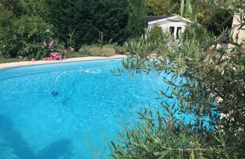 Saint-Gregoire-d'Ardennes Villa | Maison ancienne avec piscine au milieu des vignes