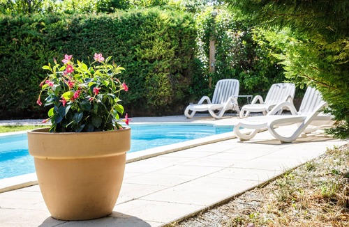 Malemort-du-Comtat House | Maison Atypique en Provence Avec Piscine Privée