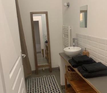 Cornillon House | Maison atypique avec jardin et piscine