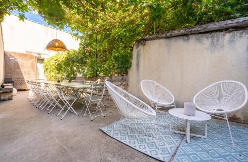 Montfrin House | Maison authentique à Montfrin avec terrasse, Air conditionné.