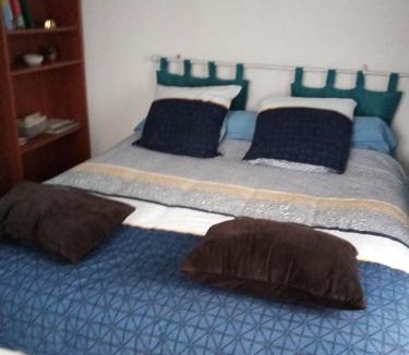 Quevert House | maison aux volets bleus