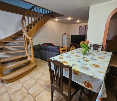 Peron House | Maison avec chambres privées près du Cern et de Genève