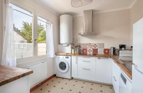 Tharon-Plage House | Maison avec jardin à 140m de la Plage