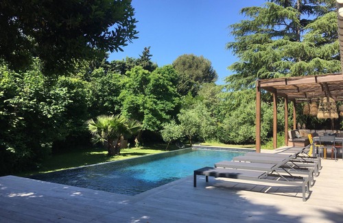 Cassis House | Maison avec piscine au coeur d'un magnifique jardin arboré à deux pas du centre