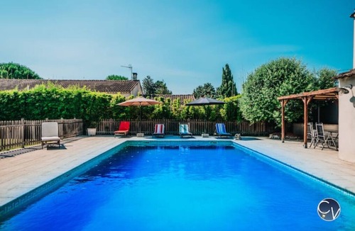 Le Thor House | Maison Avec Piscine, Jacuzzi, Sauna et Billard