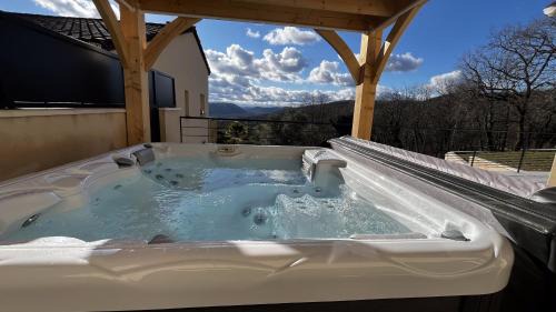 Cazoules House | Maison avec spa privatif et vue sur la vallée