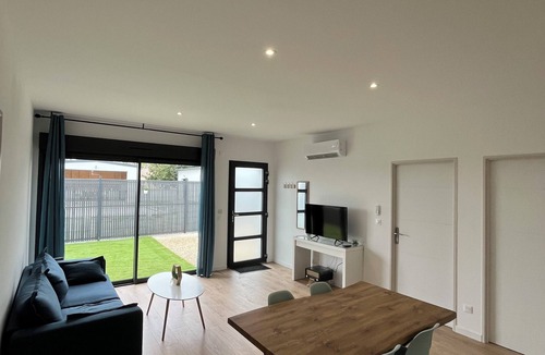 Fressines House | Maison Bella Vista, 50 minutes from La Rochelle, Futuroscope, 1h20 from Le puits du fou