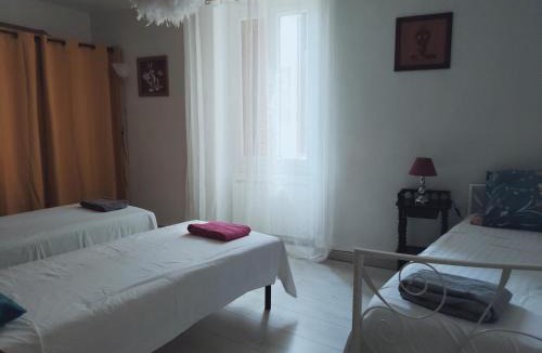 Saint-Marcel House | Maison Berrichonne 2 chambres cour et jardin