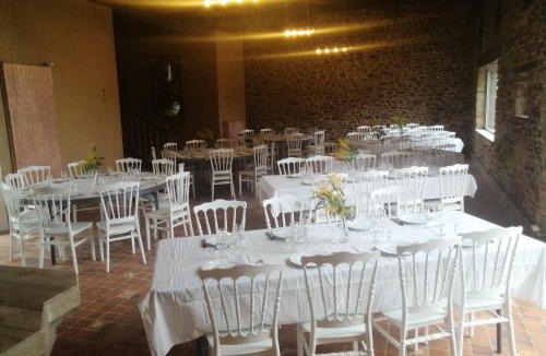 Ernee Villa | Maison bourgeoise avec grande salle de mariage