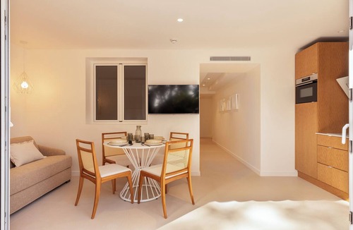 Cannes Hotel | Maison Carla Rosa